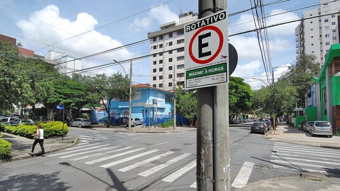 Prefeitura de BH instala placas de rotativo com QR Code 98 Live