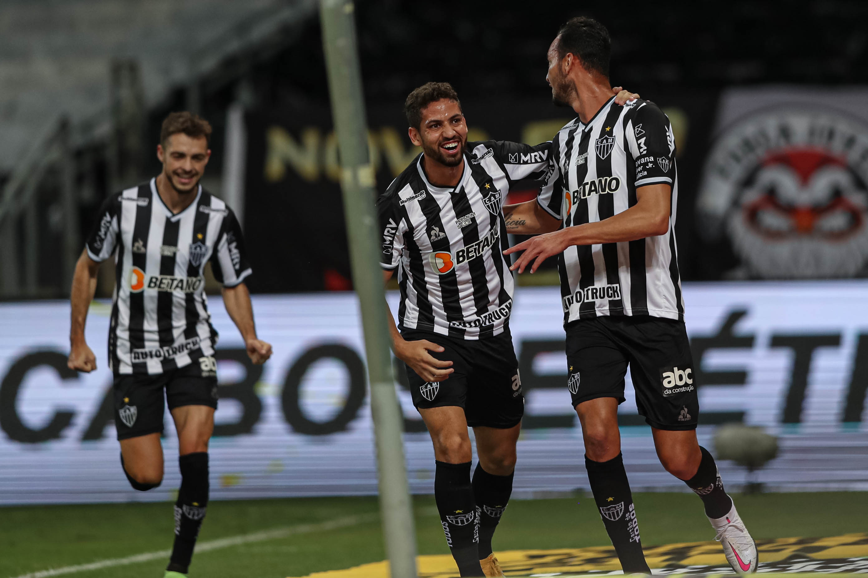 Atlético volta a vencer o Remo e confirma classificação ...