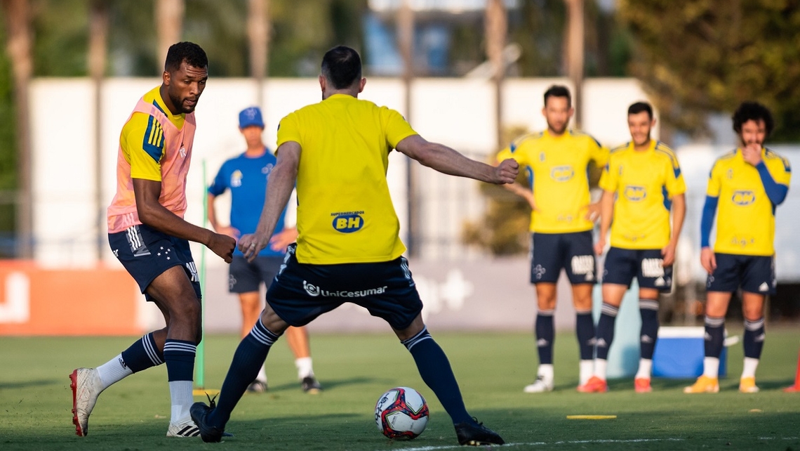 Cruzeiro divulga lista de relacionados para o jogo contra ...